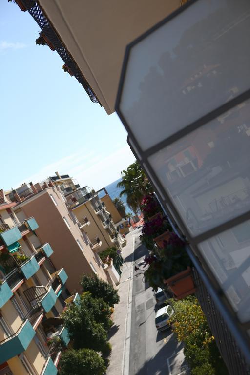 Hotel Ristorante La Marina Mhotelsgroup サン・バルトロメーオ・アル・マーレ エクステリア 写真